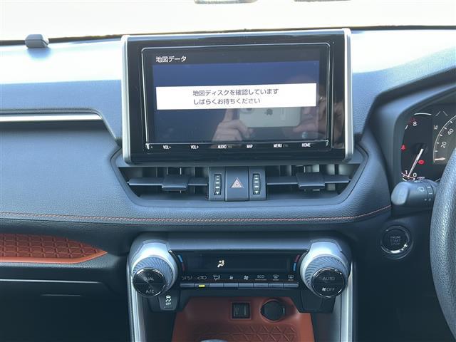 ＲＡＶ４ アドベンチャー　純正ナビ　フルセグ　バックカメラ　クルコン　ＥＴＣ　電動リアゲート　ルーフレール　純正アルミ　ＬＥＤヘッドライト　オートライト　オートエアコン　スマートキー　プッシュエンジン　４ＷＤ（7枚目）