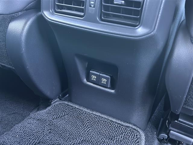 ＲＡＶ４ アドベンチャー　純正ナビ　フルセグ　バックカメラ　クルコン　ＥＴＣ　電動リアゲート　ルーフレール　純正アルミ　ＬＥＤヘッドライト　オートライト　オートエアコン　スマートキー　プッシュエンジン　４ＷＤ（14枚目）