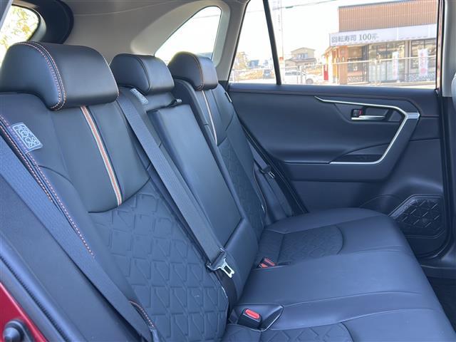 ＲＡＶ４ アドベンチャー　純正ナビ　フルセグ　バックカメラ　クルコン　ＥＴＣ　電動リアゲート　ルーフレール　純正アルミ　ＬＥＤヘッドライト　オートライト　オートエアコン　スマートキー　プッシュエンジン　４ＷＤ（20枚目）