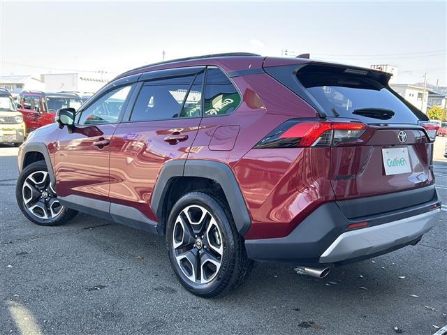 ＲＡＶ４ アドベンチャー　純正ナビ　フルセグ　バックカメラ　クルコン　ＥＴＣ　電動リアゲート　ルーフレール　純正アルミ　ＬＥＤヘッドライト　オートライト　オートエアコン　スマートキー　プッシュエンジン　４ＷＤ（32枚目）