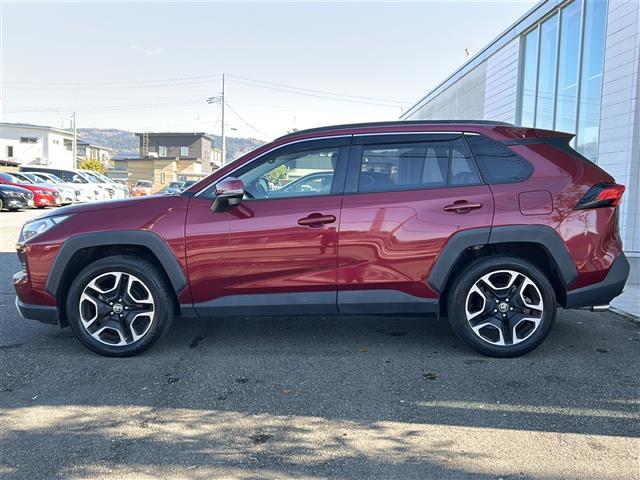 ＲＡＶ４ アドベンチャー　純正ナビ　フルセグ　バックカメラ　クルコン　ＥＴＣ　電動リアゲート　ルーフレール　純正アルミ　ＬＥＤヘッドライト　オートライト　オートエアコン　スマートキー　プッシュエンジン　４ＷＤ（35枚目）