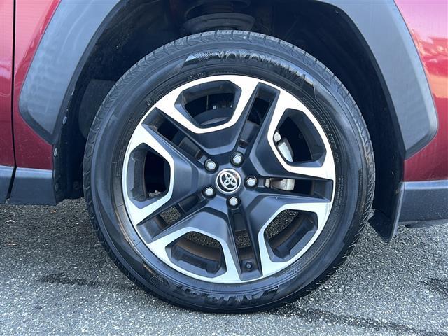 ＲＡＶ４ アドベンチャー　純正ナビ　フルセグ　バックカメラ　クルコン　ＥＴＣ　電動リアゲート　ルーフレール　純正アルミ　ＬＥＤヘッドライト　オートライト　オートエアコン　スマートキー　プッシュエンジン　４ＷＤ（40枚目）