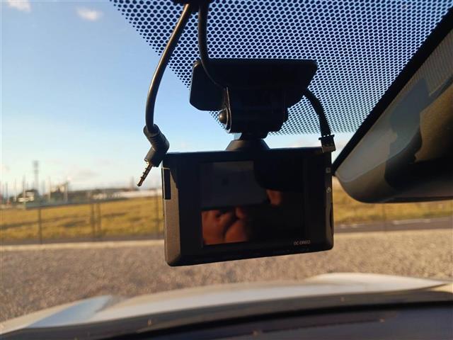 ヤリスクロス ハイブリッドZ 禁煙車 全方位モニタ ドラレコ レーダークルコン 衝突被害軽減 車線逸脱防止支援 停車中後突対応 フルLEDオートライト 純正8型ナビ ビルトインETC 半革シート 運転席Pシート 前席シートヒーター(6枚目)