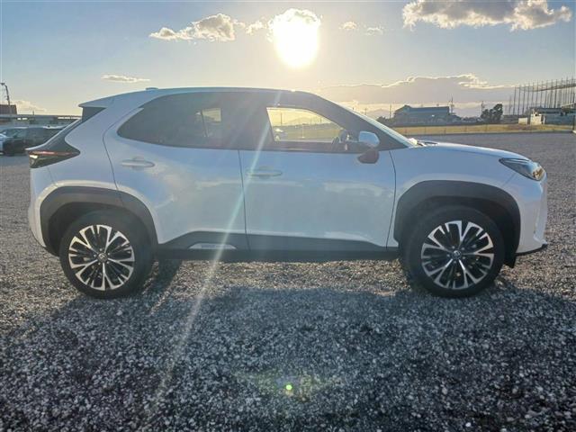 ヤリスクロス ハイブリッドZ 禁煙車 全方位モニタ ドラレコ レーダークルコン 衝突被害軽減 車線逸脱防止支援 停車中後突対応 フルLEDオートライト 純正8型ナビ ビルトインETC 半革シート 運転席Pシート 前席シートヒーター(15枚目)