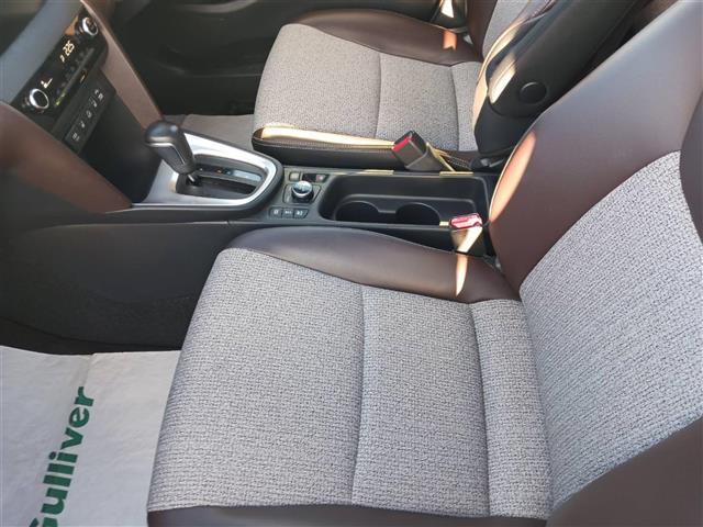 ヤリスクロス ハイブリッドZ 禁煙車 全方位モニタ ドラレコ レーダークルコン 衝突被害軽減 車線逸脱防止支援 停車中後突対応 フルLEDオートライト 純正8型ナビ ビルトインETC 半革シート 運転席Pシート 前席シートヒーター(28枚目)