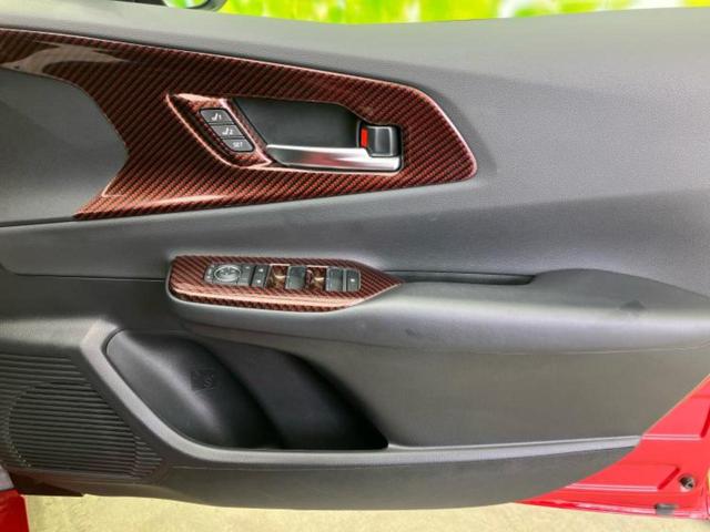 プリウス Z ガラスルーフ/保証書/ディスプレイオーディオ+ナビ/デジタルインナーミラー/トヨタセーフティセンス/シートヒーター 前席/全方位モニター/車線逸脱防止支援システム/シート 合皮 衝突被害軽減システム(21枚目)