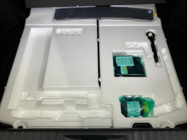 プリウス Z ガラスルーフ/保証書/ディスプレイオーディオ+ナビ/デジタルインナーミラー/トヨタセーフティセンス/シートヒーター 前席/全方位モニター/車線逸脱防止支援システム/シート 合皮 衝突被害軽減システム(24枚目)