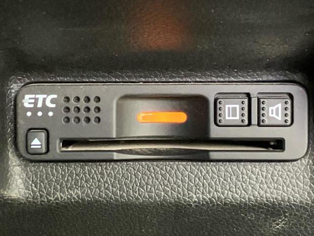 シャトル G・ホンダセンシング 純正 SDナビ/パーキングアシスト バックガイド/ヘッドランプ HID/USBジャック/Bluetooth接続/ETC/EBD付ABS/横滑り防止装置/アイドリングストップ バックカメラ ワンオーナー(18枚目)