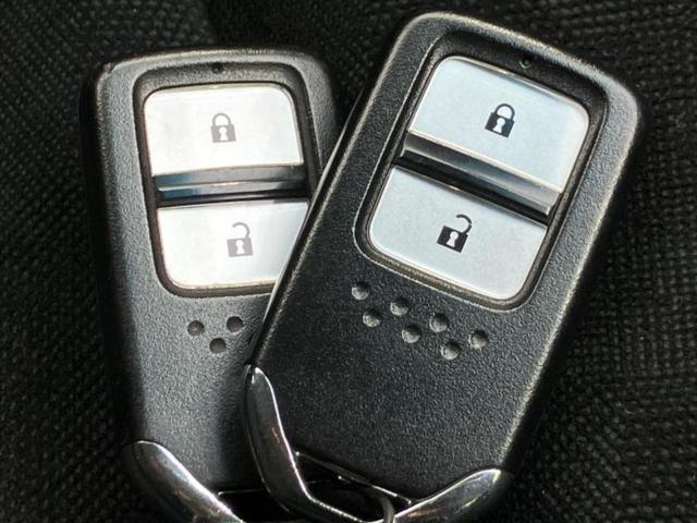 シャトル G・ホンダセンシング 純正 SDナビ/パーキングアシスト バックガイド/ヘッドランプ HID/USBジャック/Bluetooth接続/ETC/EBD付ABS/横滑り防止装置/アイドリングストップ バックカメラ ワンオーナー(33枚目)