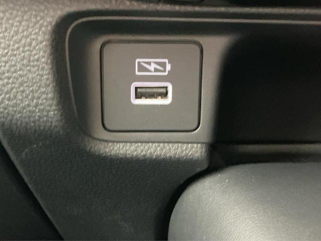 ヴェゼル ｅＨＥＶ　Ｚ　保証書／純正　９インチ　ＳＤナビ／衝突安全装置／シートヒーター／車線逸脱防止支援システム／シート　ハーフレザー／電動バックドア／ヘッドランプ　ＬＥＤ／ＵＳＢジャック／Ｂｌｕｅｔｏｏｔｈ接続／ＥＴＣ（40枚目）