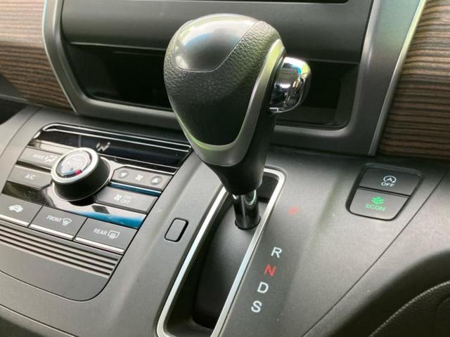 フリード クロスターホンダセンシング 新品タイヤ/保証書/ディスプレイオーディオ/衝突安全装置/両側電動スライドドア/車線逸脱防止支援システム/ヘッドランプ LED/ETC/EBD付ABS/横滑り防止装置/アイドリングストップ 記録簿(17枚目)