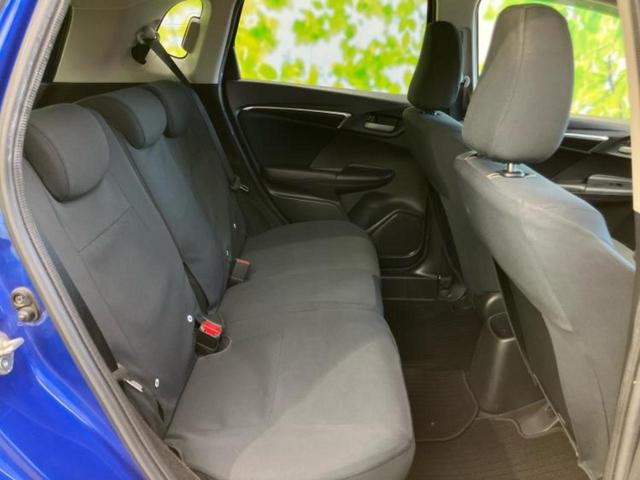 フィット 13G・Fパッケージ 保証書/純正 SDナビ/ドライブレコーダー 前後/ETC/EBD付ABS/横滑り防止装置/アイドリングストップ/バックモニター/フルセグTV/DVD/エアバッグ 運転席/エアバッグ 助手席 DVD再生(5枚目)