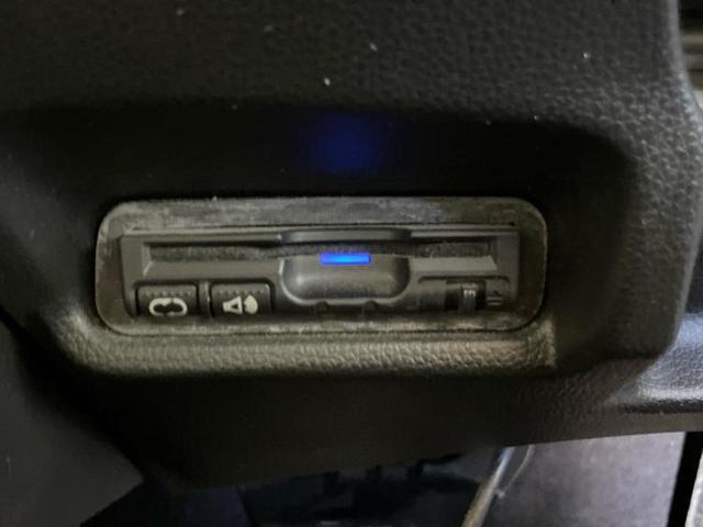 フィット 13G・Fパッケージ 保証書/純正 SDナビ/ドライブレコーダー 前後/ETC/EBD付ABS/横滑り防止装置/アイドリングストップ/バックモニター/フルセグTV/DVD/エアバッグ 運転席/エアバッグ 助手席 DVD再生(27枚目)