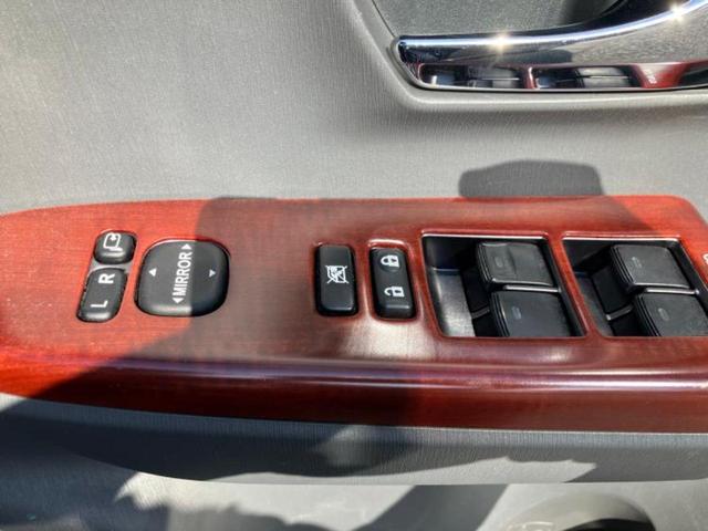 プリウスα Gチューンブラック 新品タイヤ/純正エアロ/保証書/社外 9インチ SDナビ/フリップダウンモニター 社外 9インチ/ヘッドランプ LED/Bluetooth接続/ETC/EBD付ABS/横滑り防止装置 フルエアロ(19枚目)