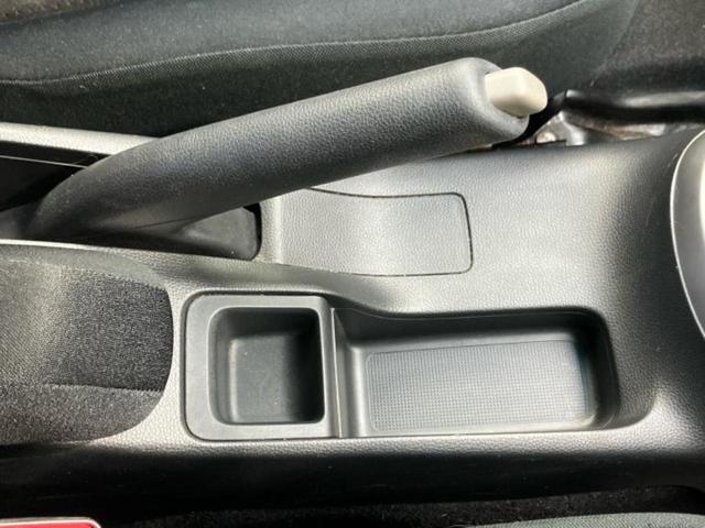 フィットハイブリッド ハイブリッド・Fパッケージ 社外 SDナビ/Bluetooth接続/ETC/EBD付ABS/横滑り防止装置/アイドリングストップ/フルセグTV/DVD/エアバッグ 運転席/エアバッグ 助手席/アルミホイール 社外 15インチ(31枚目)