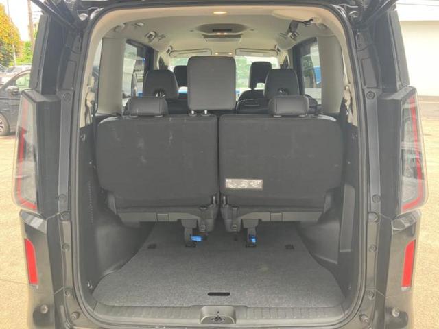 セレナ ｅパワーハイウェイスターＶ　新品タイヤ／保証書／ディスプレイオーディオ＋ナビ／フリップダウンモニター／インテリジェントルームミラー／衝突安全装置／両側電動スライドドア／アラウンドビューモニター／車線逸脱防止支援システム　ドラレコ（8枚目）