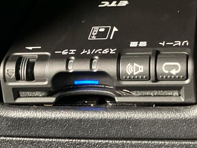 プリウス S 新品タイヤ/保証書/社外 SDナビ/ヘッドランプ HID/ETC/EBD付ABS/横滑り防止装置/アイドリングストップ/バックモニター/フルセグTV/エアバッグ 運転席/エアバッグ 助手席(24枚目)