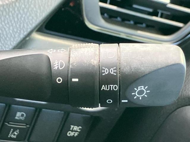 エスクァイア ハイブリッドGiブラックテーラード 純正エアロ/保証書/社外 8インチ SDナビ/フリップダウンモニター 社外 10.1インチ/トヨタセーフティセンス/両側電動スライドドア/シートヒーター 前席/車線逸脱防止支援システム フルエアロ(17枚目)