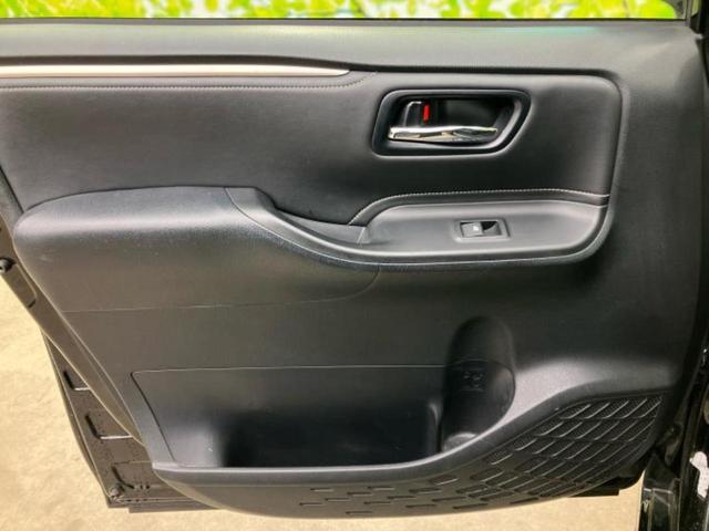 エスクァイア ハイブリッドGiブラックテーラード 純正エアロ/保証書/社外 8インチ SDナビ/フリップダウンモニター 社外 10.1インチ/トヨタセーフティセンス/両側電動スライドドア/シートヒーター 前席/車線逸脱防止支援システム フルエアロ(22枚目)