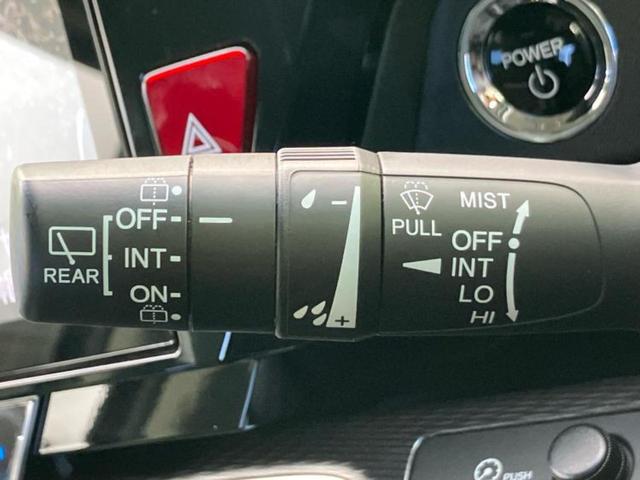 ステップワゴンスパーダ スパーダハイブリッドＧ・ＥＸホンダセンシング　保証書／社外　９インチ　ＳＤナビ／フリップダウンモニター／衝突安全装置／両側電動スライドドア／シートヒーター　前席／車線逸脱防止支援システム／シート　ハーフレザー／ドライブレコーダー　社外　ドラレコ（17枚目）