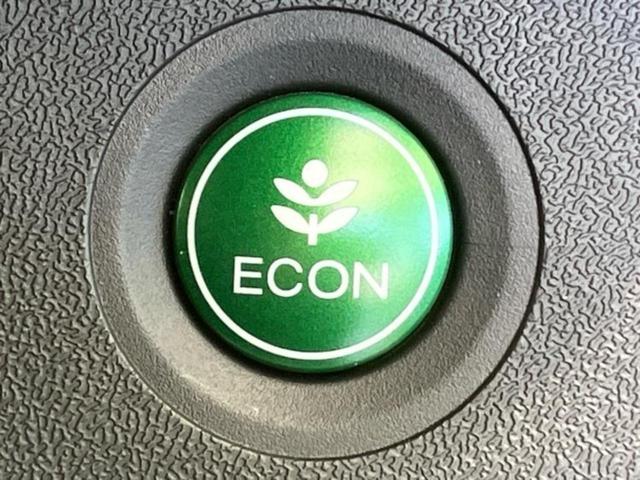 ステップワゴンスパーダ スパーダハイブリッドＧ・ＥＸホンダセンシング　保証書／社外　９インチ　ＳＤナビ／フリップダウンモニター／衝突安全装置／両側電動スライドドア／シートヒーター　前席／車線逸脱防止支援システム／シート　ハーフレザー／ドライブレコーダー　社外　ドラレコ（32枚目）