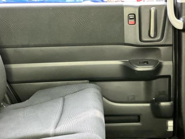 ステップワゴンスパーダ スパーダＺｉ　純正　ＨＤＤナビ／フリップダウンモニター／両側電動スライドドア／マルチビューカメラシステム／ヘッドランプ　ＨＩＤ／ＥＴＣ／ＥＢＤ付ＡＢＳ／横滑り防止装置／フロントモニター／サイドモニター　バックカメラ（24枚目）