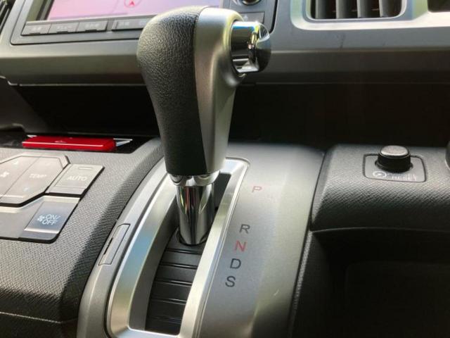 ステップワゴンスパーダ スパーダＺｉ　純正　ＨＤＤナビ／フリップダウンモニター／両側電動スライドドア／マルチビューカメラシステム／ヘッドランプ　ＨＩＤ／ＥＴＣ／ＥＢＤ付ＡＢＳ／横滑り防止装置／フロントモニター／サイドモニター　バックカメラ（26枚目）