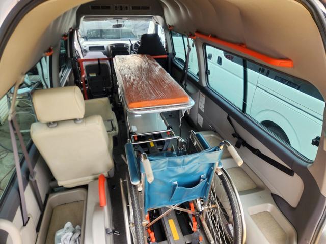 キャラバン  チェアキャブM仕様 ロングボディ 10人乗り 車いす2名+8名 車椅子固定装置2基 車いす移動車 ストレッチャー 車椅子2台 福祉車両 リフタータイプ8ナンバー 介護タクシー 減免非課税(2枚目)
