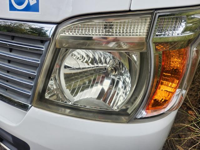 キャラバン  チェアキャブM仕様 ロングボディ 10人乗り 車いす2名+8名 車椅子固定装置2基 車いす移動車 ストレッチャー 車椅子2台 福祉車両 リフタータイプ8ナンバー 介護タクシー 減免非課税(11枚目)