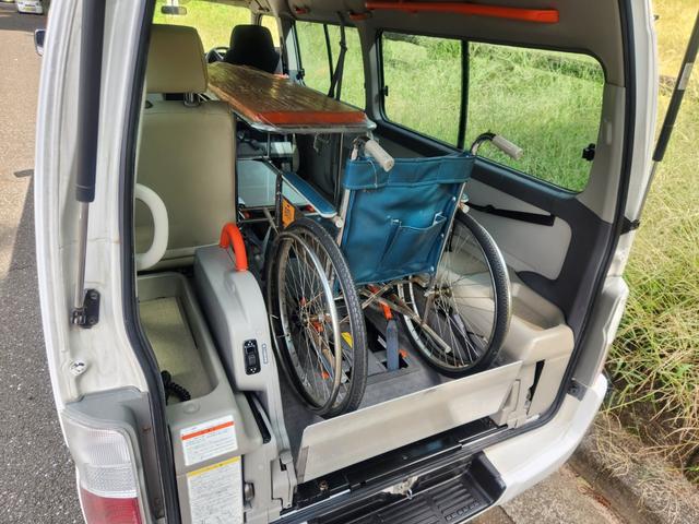 キャラバン  チェアキャブM仕様 ロングボディ 10人乗り 車いす2名+8名 車椅子固定装置2基 車いす移動車 ストレッチャー 車椅子2台 福祉車両 リフタータイプ8ナンバー 介護タクシー 減免非課税(37枚目)