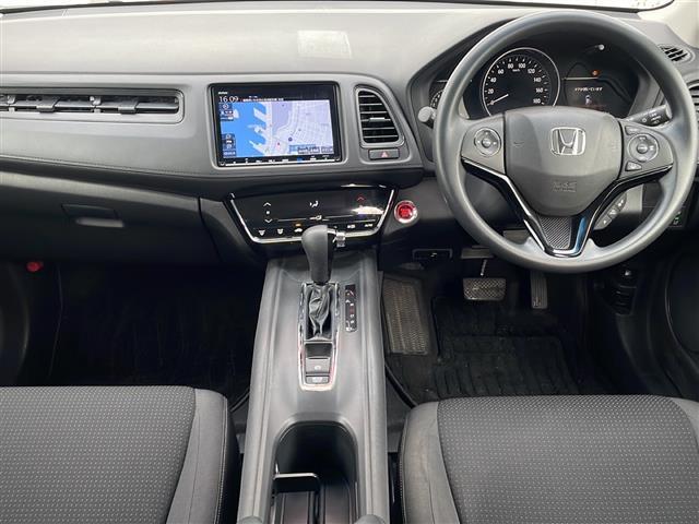 G・ホンダセンシング 8インチナビ/フルセグTV/バックカメラ/ビルトインETC/ナビ連動ドライブレコーダー/プッシュスタート/アダプティブクルーズコントロール/Bluetooth/純正フロアマット/オートライト(2枚目)