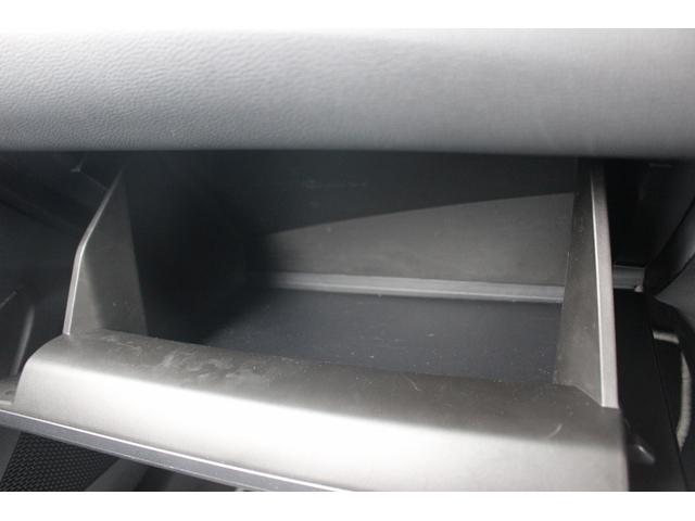 カローラツーリング ハイブリッド　ダブルバイビー　純正ナビ／フルセグＴＶ／バックカメラ／衝突軽減ブレーキシステム／アダクティブクルーズコントロール／黒革シート／コーナーセンサー／純正１７インチアルミホイール／シートヒーター／ＥＴＣ／スマートキー／（49枚目）
