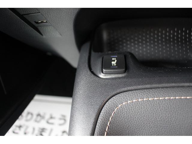 カローラツーリング ハイブリッド　ダブルバイビー　純正ナビ／フルセグＴＶ／バックカメラ／衝突軽減ブレーキシステム／アダクティブクルーズコントロール／黒革シート／コーナーセンサー／純正１７インチアルミホイール／シートヒーター／ＥＴＣ／スマートキー／（55枚目）