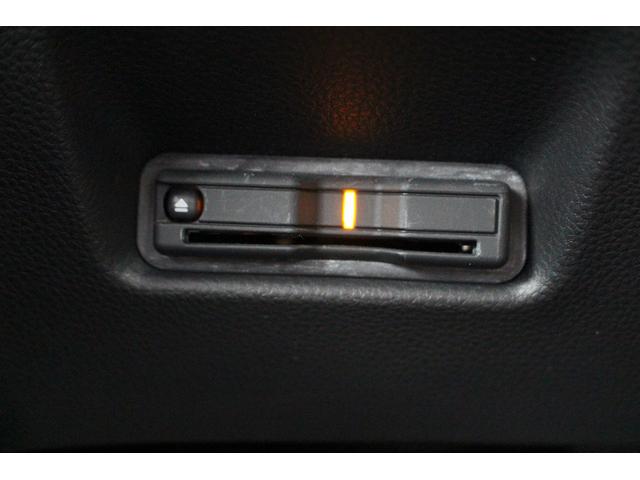 フィット e:HEVリュクス バックカメラ/LEDヘッドライト/衝突軽減ブレーキシステム/半革シート/シートヒーター/レーダークルーズコントロール/ETC/純正17AW/プッシュスタート/フォグライト/電動格納ミラー(7枚目)
