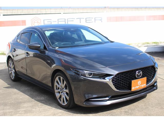 ＭＡＺＤＡ３セダン Ｘ　Ｌパッケージ　禁煙車　ＢＯＳＥサウンドシステム　純正８．８インチナビ　アラウンドビューモニター　フルセグＴＶ　黒革シート　シートヒーター　ＥＴＣ　純正１８インチアルミホイール　衝突軽減ブレーキシステム　パワーシート（9枚目）