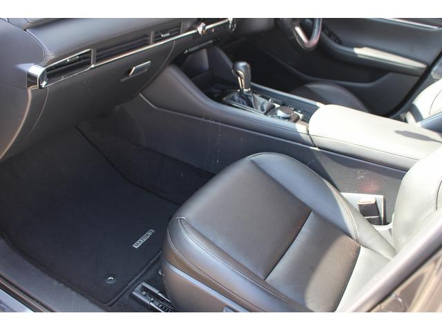 ＭＡＺＤＡ３セダン Ｘ　Ｌパッケージ　禁煙車　ＢＯＳＥサウンドシステム　純正８．８インチナビ　アラウンドビューモニター　フルセグＴＶ　黒革シート　シートヒーター　ＥＴＣ　純正１８インチアルミホイール　衝突軽減ブレーキシステム　パワーシート（34枚目）