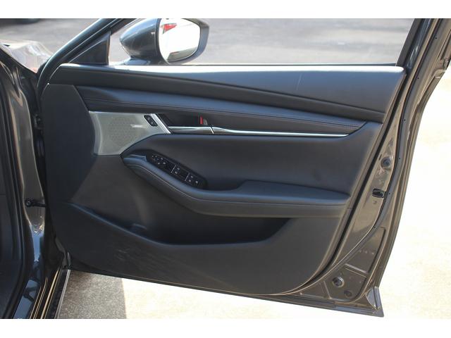 ＭＡＺＤＡ３セダン Ｘ　Ｌパッケージ　禁煙車　ＢＯＳＥサウンドシステム　純正８．８インチナビ　アラウンドビューモニター　フルセグＴＶ　黒革シート　シートヒーター　ＥＴＣ　純正１８インチアルミホイール　衝突軽減ブレーキシステム　パワーシート（35枚目）