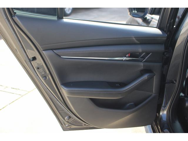 ＭＡＺＤＡ３セダン Ｘ　Ｌパッケージ　禁煙車　ＢＯＳＥサウンドシステム　純正８．８インチナビ　アラウンドビューモニター　フルセグＴＶ　黒革シート　シートヒーター　ＥＴＣ　純正１８インチアルミホイール　衝突軽減ブレーキシステム　パワーシート（37枚目）