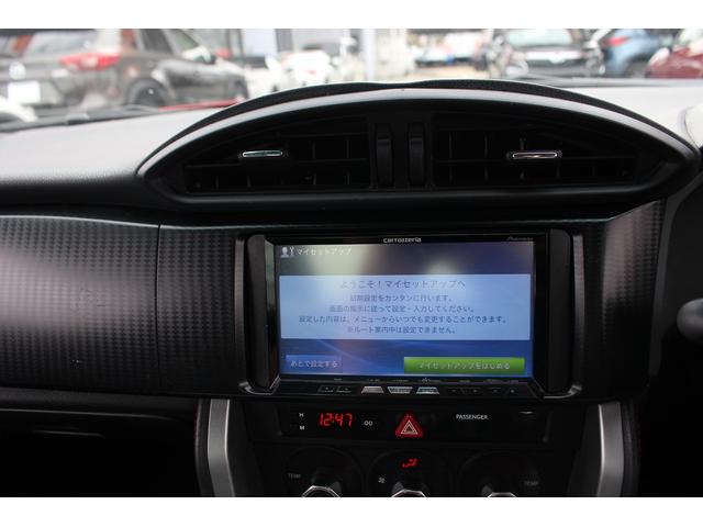 86 GT 禁煙車 TRDエアロ 6速MT ナビ フルセグTV バックカメラ HIDヘッドライト プッシュスタート ETC 純正17インチアルミホイール Bluetooth接続 電動格納式ミラー(2枚目)