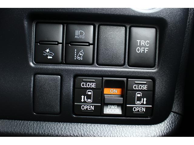 エスクァイア ハイブリッドＧｉ　禁煙車　黒革シート　両側パワースライドドア　純正ナビ　フルセグＴＶ　バックカメラ　オートクルーズ　ＥＴＣ　衝突軽減ブレーキ　レーンディパーチャーアラート　盗難防止システム　シートヒーター　ＢＴ接続可（6枚目）