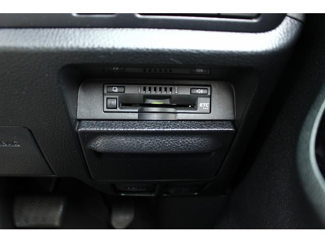 エスクァイア ハイブリッドＧｉ　禁煙車　黒革シート　両側パワースライドドア　純正ナビ　フルセグＴＶ　バックカメラ　オートクルーズ　ＥＴＣ　衝突軽減ブレーキ　レーンディパーチャーアラート　盗難防止システム　シートヒーター　ＢＴ接続可（7枚目）