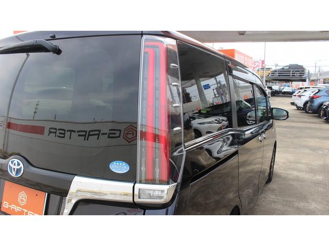 エスクァイア ハイブリッドＧｉ　禁煙車　黒革シート　両側パワースライドドア　純正ナビ　フルセグＴＶ　バックカメラ　オートクルーズ　ＥＴＣ　衝突軽減ブレーキ　レーンディパーチャーアラート　盗難防止システム　シートヒーター　ＢＴ接続可（22枚目）