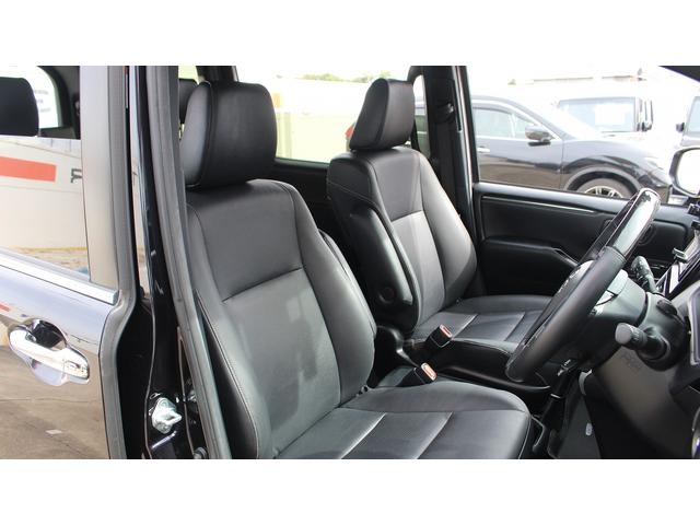 エスクァイア ハイブリッドＧｉ　禁煙車　黒革シート　両側パワースライドドア　純正ナビ　フルセグＴＶ　バックカメラ　オートクルーズ　ＥＴＣ　衝突軽減ブレーキ　レーンディパーチャーアラート　盗難防止システム　シートヒーター　ＢＴ接続可（31枚目）