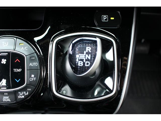 エスクァイア ハイブリッドＧｉ　禁煙車　黒革シート　両側パワースライドドア　純正ナビ　フルセグＴＶ　バックカメラ　オートクルーズ　ＥＴＣ　衝突軽減ブレーキ　レーンディパーチャーアラート　盗難防止システム　シートヒーター　ＢＴ接続可（49枚目）