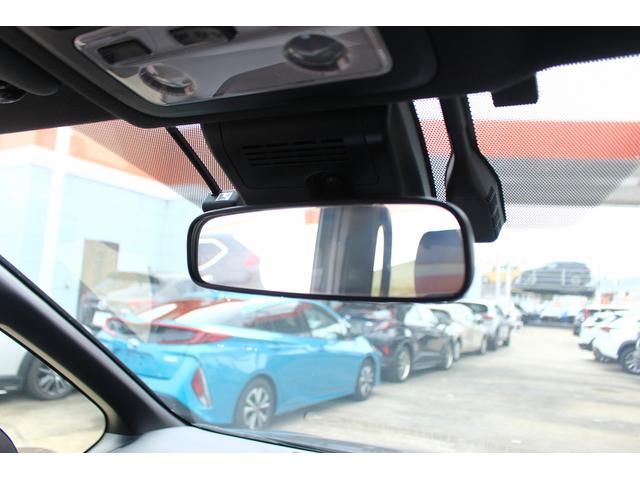 エスクァイア ハイブリッドＧｉ　禁煙車　黒革シート　両側パワースライドドア　純正ナビ　フルセグＴＶ　バックカメラ　オートクルーズ　ＥＴＣ　衝突軽減ブレーキ　レーンディパーチャーアラート　盗難防止システム　シートヒーター　ＢＴ接続可（59枚目）