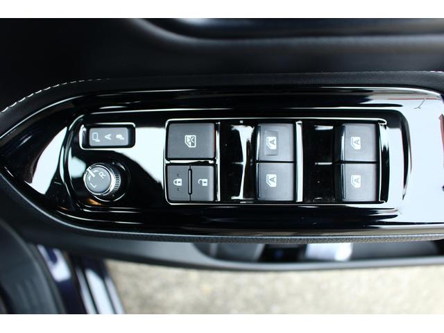 エスクァイア ハイブリッドＧｉ　禁煙車　黒革シート　両側パワースライドドア　純正ナビ　フルセグＴＶ　バックカメラ　オートクルーズ　ＥＴＣ　衝突軽減ブレーキ　レーンディパーチャーアラート　盗難防止システム　シートヒーター　ＢＴ接続可（61枚目）