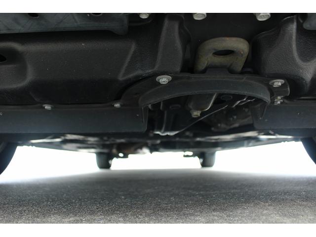 エスクァイア ハイブリッドＧｉ　禁煙車　黒革シート　両側パワースライドドア　純正ナビ　フルセグＴＶ　バックカメラ　オートクルーズ　ＥＴＣ　衝突軽減ブレーキ　レーンディパーチャーアラート　盗難防止システム　シートヒーター　ＢＴ接続可（73枚目）