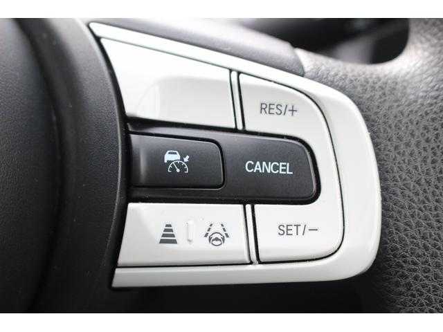 フィット ｅ：ＨＥＶベーシック　禁煙車　ナビ　バックカメラ　衝突軽減ブレーキシステム　ＬＥＤヘッドライト　レーダークルーズコントロール　ビルトインＥＴＣ　プッシュスタート　レーンアシスト　誤発進抑制機能　オートハイビーム（6枚目）