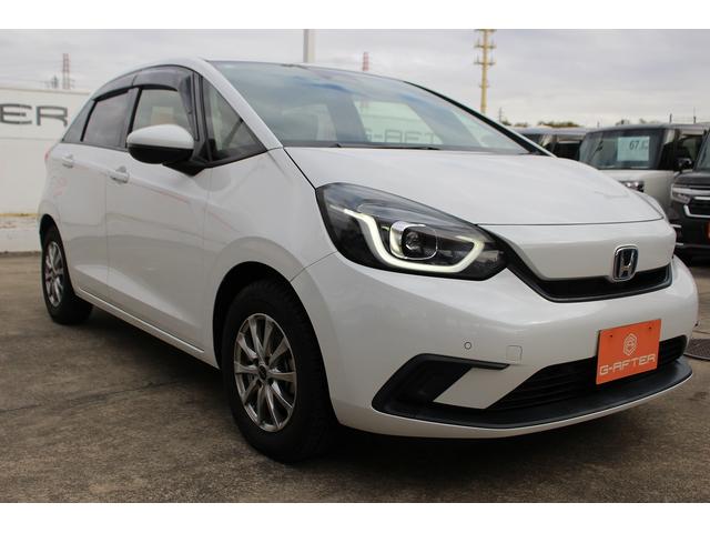 フィット ｅ：ＨＥＶベーシック　禁煙車　ナビ　バックカメラ　衝突軽減ブレーキシステム　ＬＥＤヘッドライト　レーダークルーズコントロール　ビルトインＥＴＣ　プッシュスタート　レーンアシスト　誤発進抑制機能　オートハイビーム（8枚目）