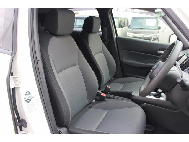 フィット ｅ：ＨＥＶベーシック　禁煙車　ナビ　バックカメラ　衝突軽減ブレーキシステム　ＬＥＤヘッドライト　レーダークルーズコントロール　ビルトインＥＴＣ　プッシュスタート　レーンアシスト　誤発進抑制機能　オートハイビーム（25枚目）